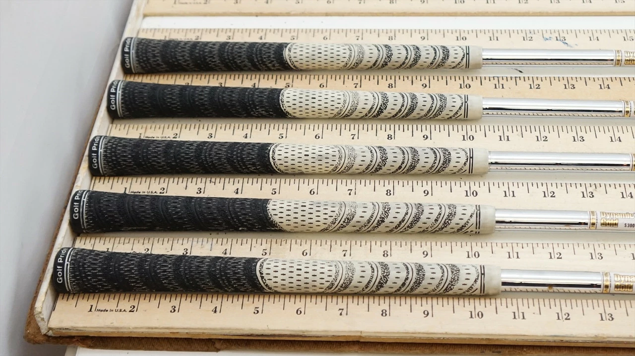 True Temper Amt White S300 Stiff 34.5"-36.75" 5Pcs Iron Shaft Pulls .355T 806277 5 True Temper Amt White S300 Stiff 34.5"-36.75" 5Pcs Iron Shaft Pulls .355T 806277 - Image 3